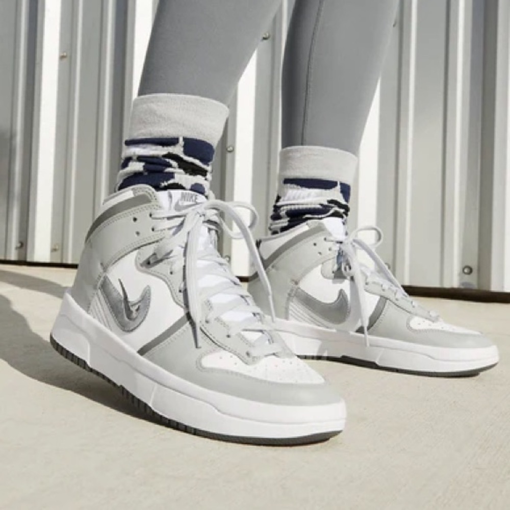 Nike Women's Dunk in Light Smoke Grey *SZ 8.5*